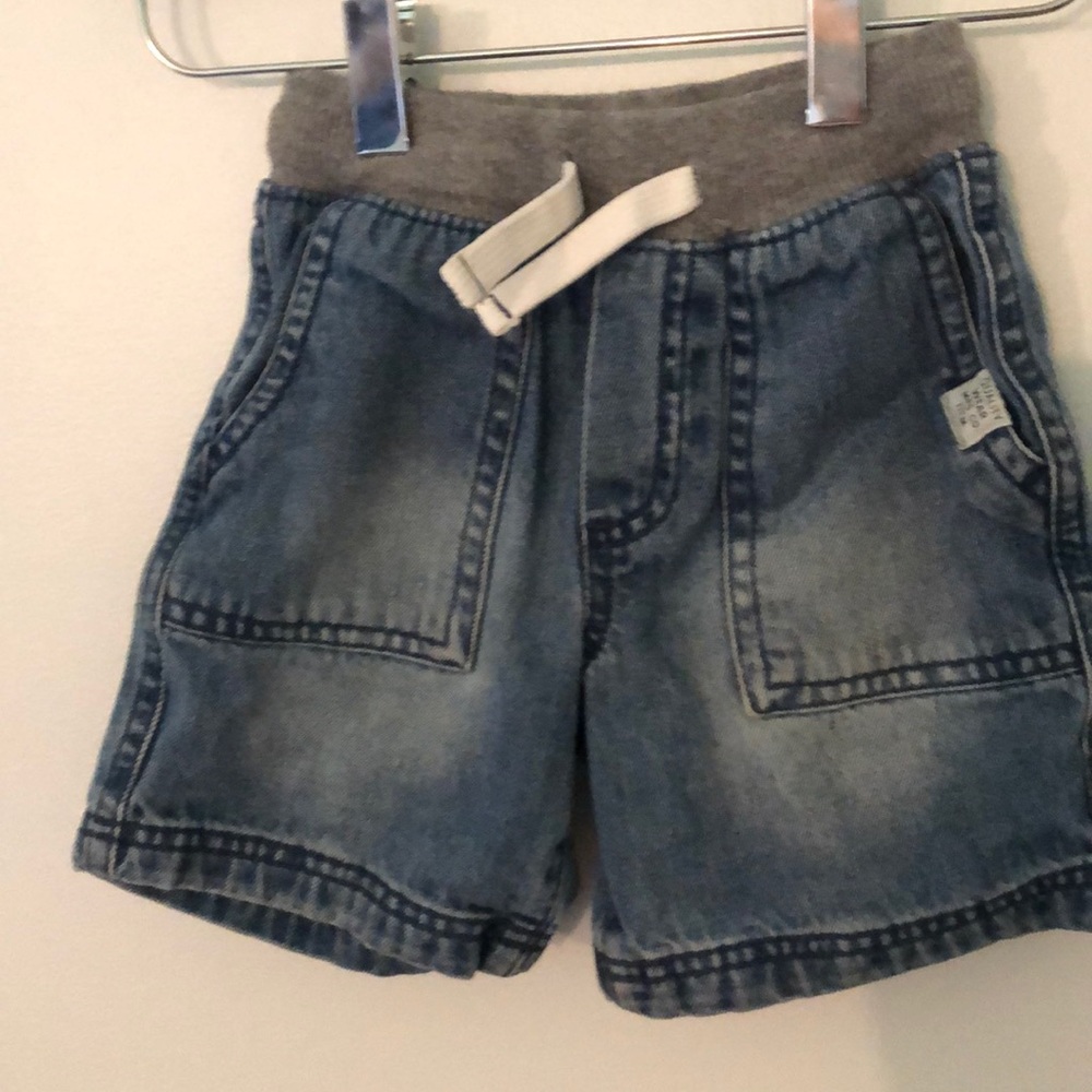 Carter’s boy’s Jean shorts size 4